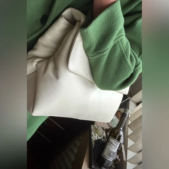 Authentic KURT GEIGER XL Pillow leather flap magnetic shoulder bag - Picture 15 of 15